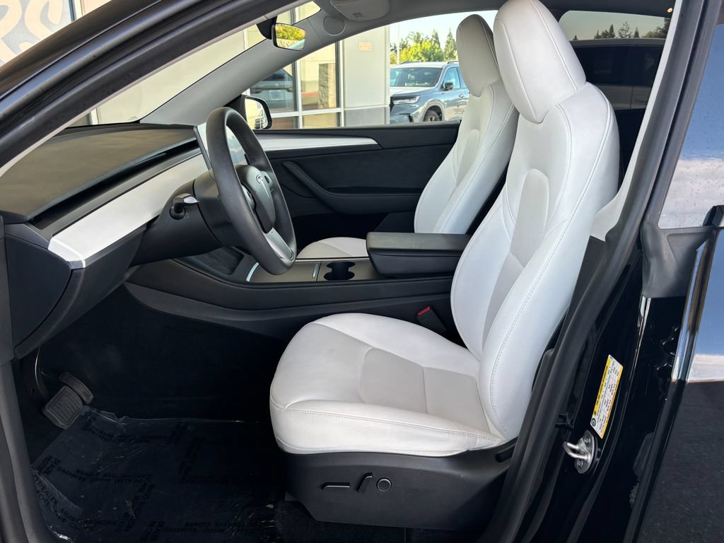 Used 2023 Tesla Model Y Long Range AWD/4WD image 18
