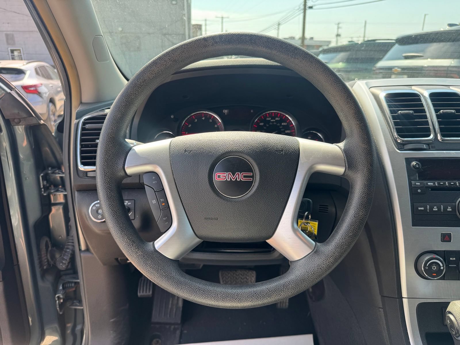 Used 2009 GMC Acadia SLE FWD image 18