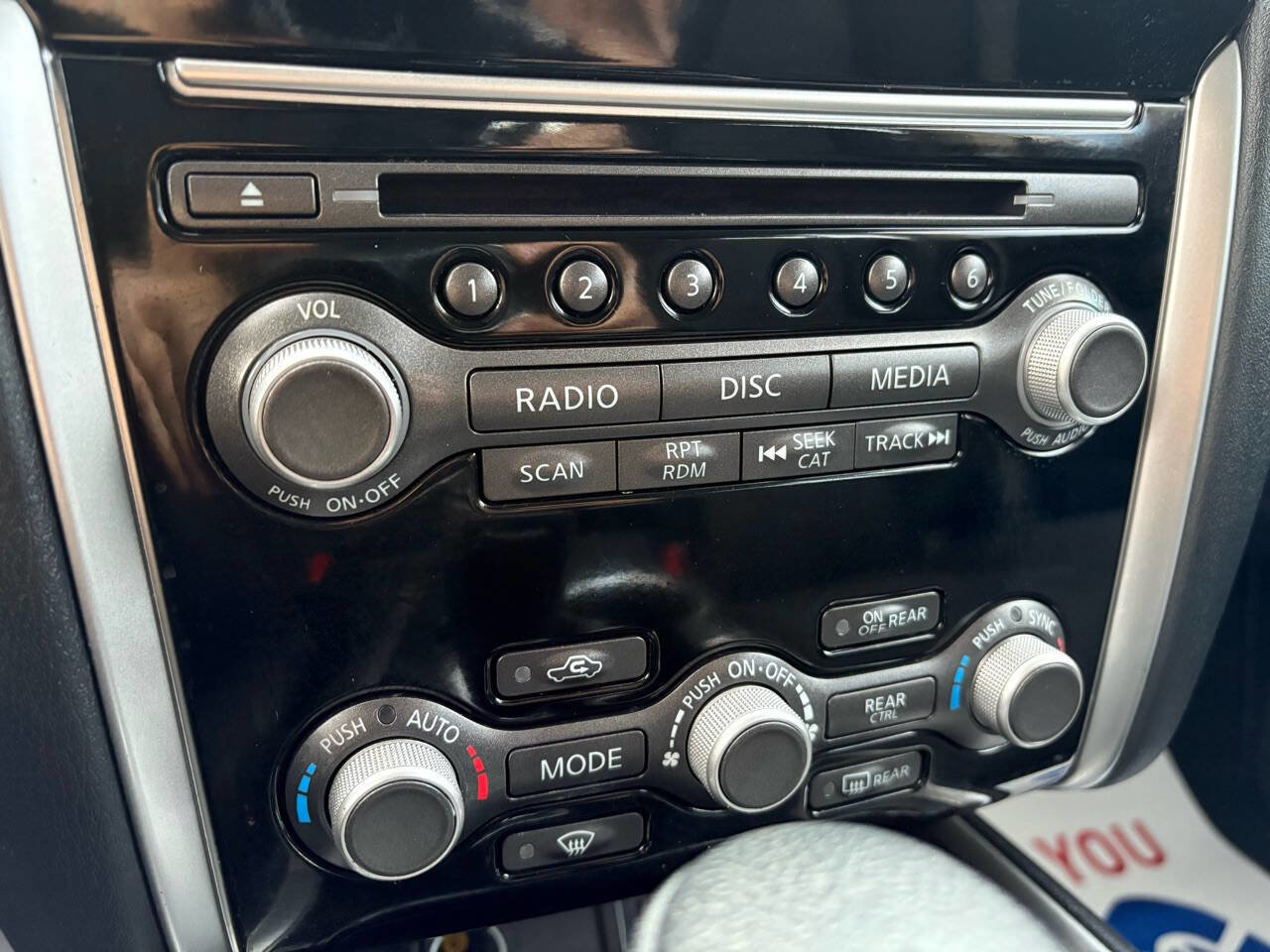 Used 2020 Nissan Pathfinder SV image 43