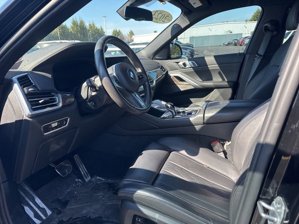 Used 2023 BMW X6 xDrive40i w/ M Sport Package image 10