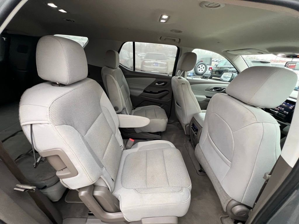 Used 2020 Chevrolet Traverse LT image 25