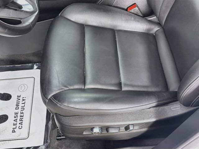 Used 2024 Cadillac XT4 Premium Luxury w/ Active Safety Package AWD/4WD image 19