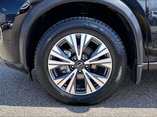 Certified 2023 Nissan Rogue SV w/ SV Premium B Package AWD/4WD image 7