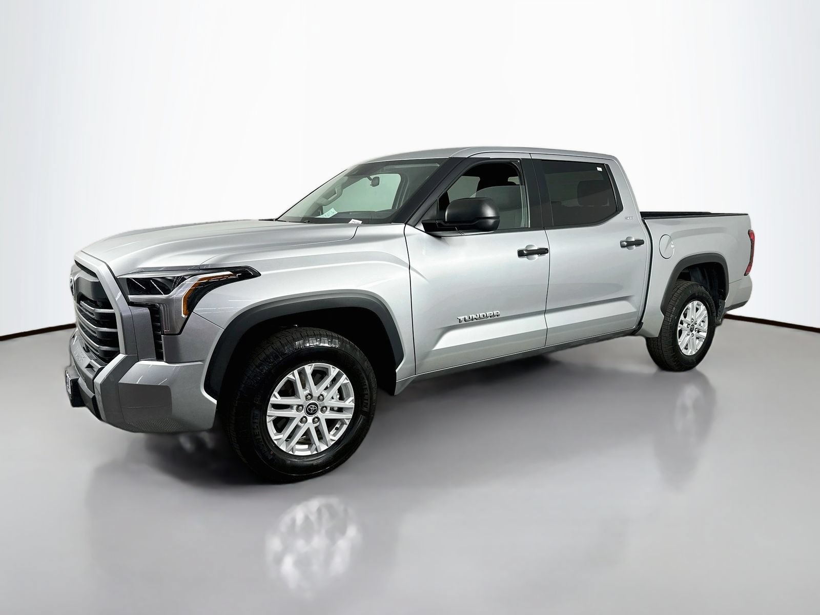 Used 2023 Toyota Tundra SR5 RWD image 3