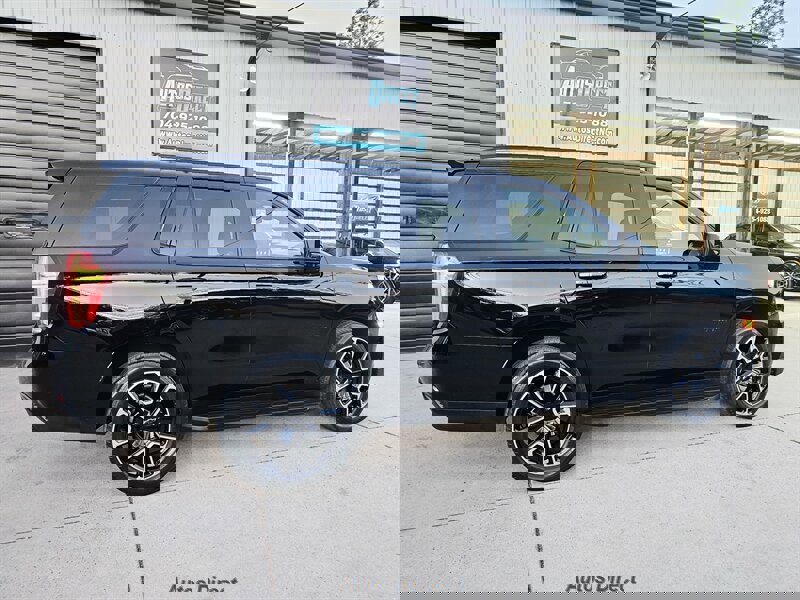 Used 2021 Chevrolet Tahoe RST w/ Luxury Package image 16