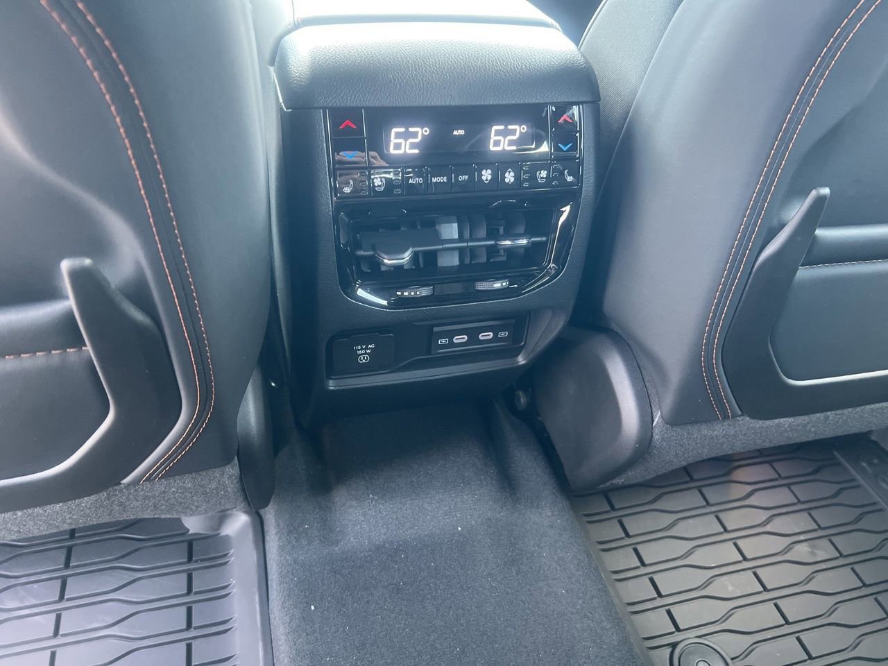 New 2026 Jeep Grand Cherokee L Summit w/ Obsidian Package AWD/4WD image 17