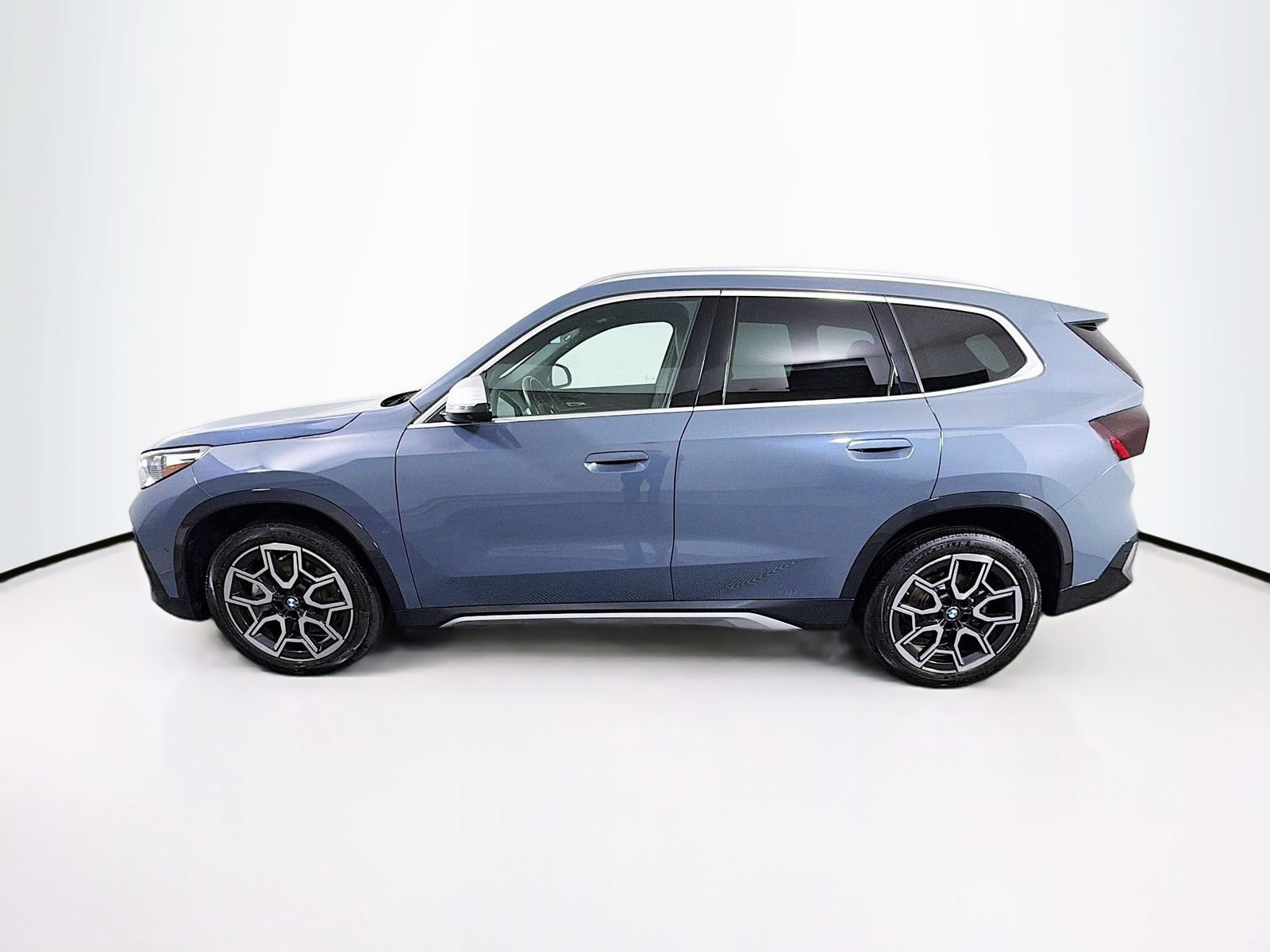Used 2024 BMW X1 xDrive28i w/ Technology Package AWD/4WD image 4