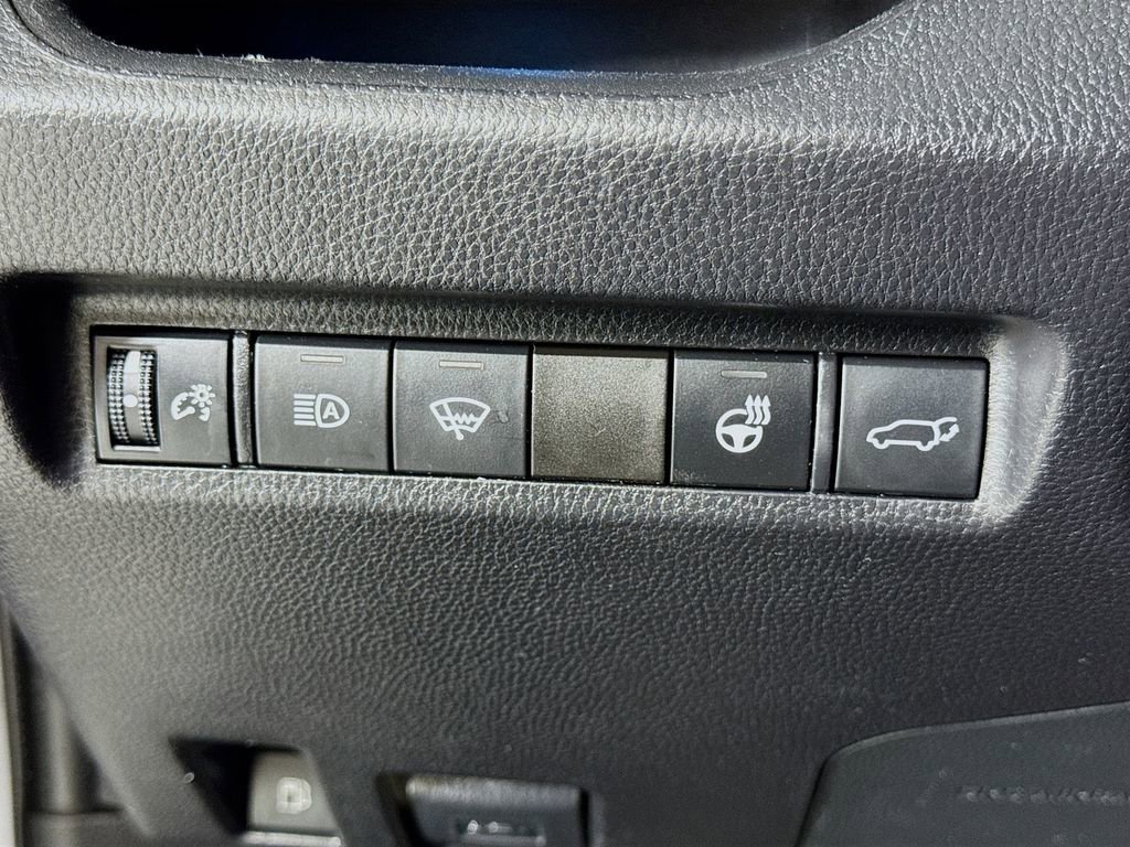 Used 2020 Toyota RAV4 XSE AWD/4WD image 17