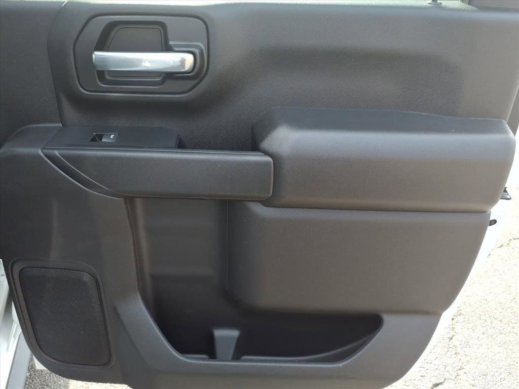 Used 2023 Chevrolet Silverado 2500 Custom w/ Custom Convenience Package image 18