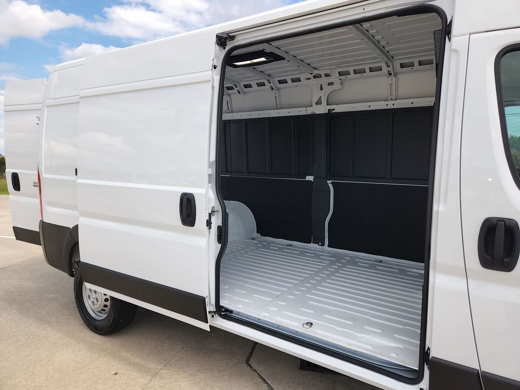 Used 2026 RAM ProMaster 2500 w/ Convenience Group FWD image 16