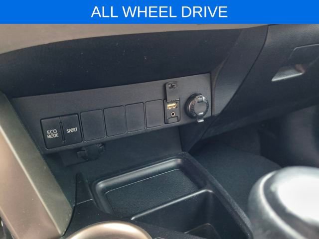 Used 2015 Toyota RAV4 LE image 4