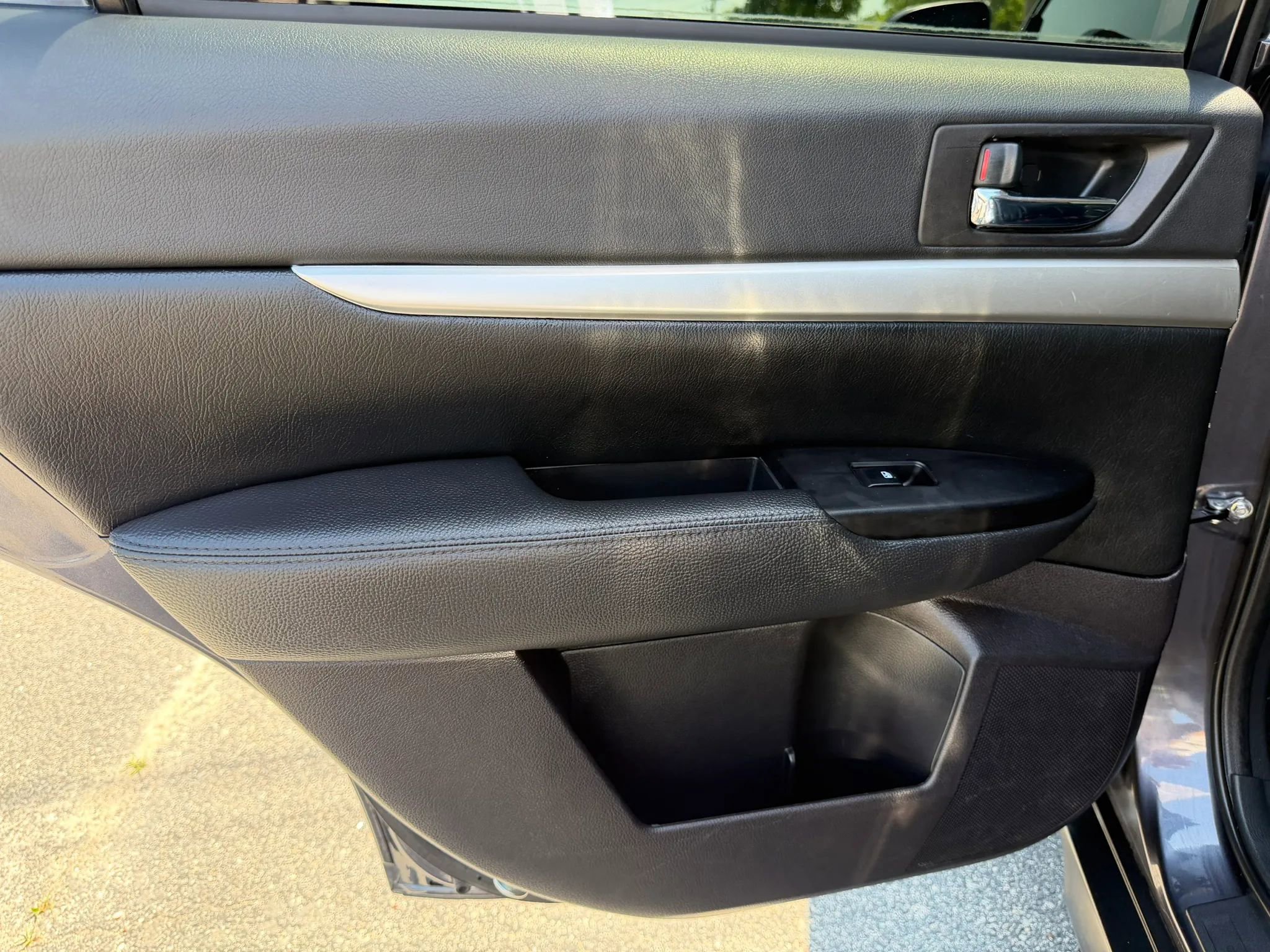 Used 2013 Subaru Outback 2.5i Premium AWD/4WD image 15