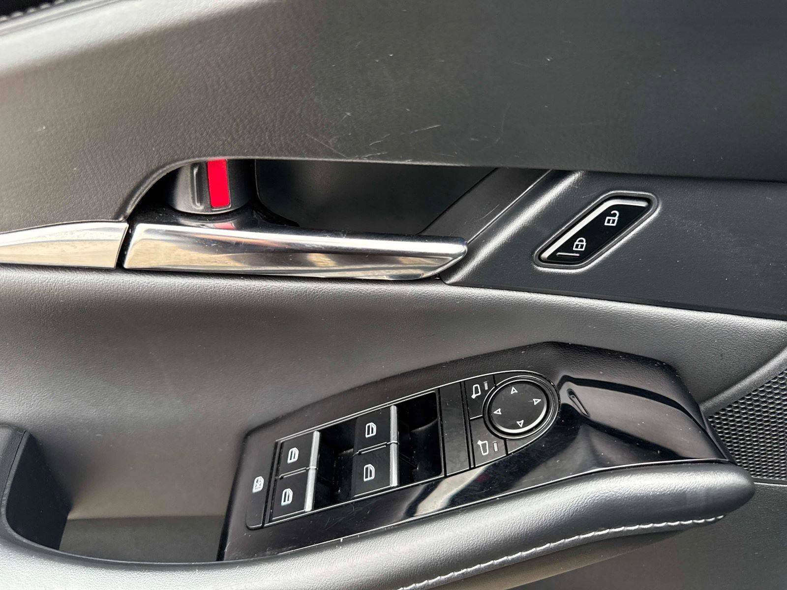 Certified 2025 MAZDA CX-30 AWD 2.5 S w/ Preferred Package image 18