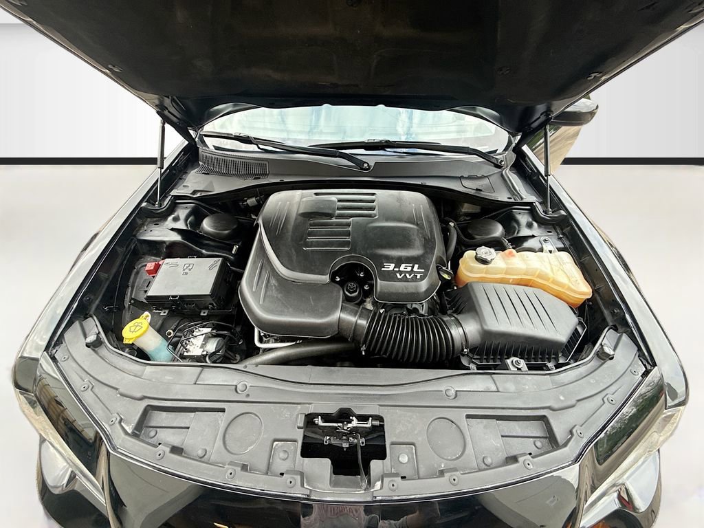 Used 2022 Chrysler 300 Touring w/ Sport Appearance Package RWD image 28