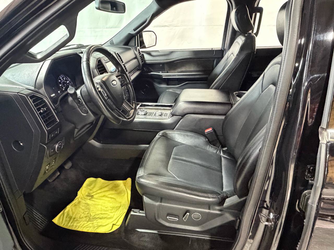 Used 2018 Ford Expedition Limited AWD/4WD image 24
