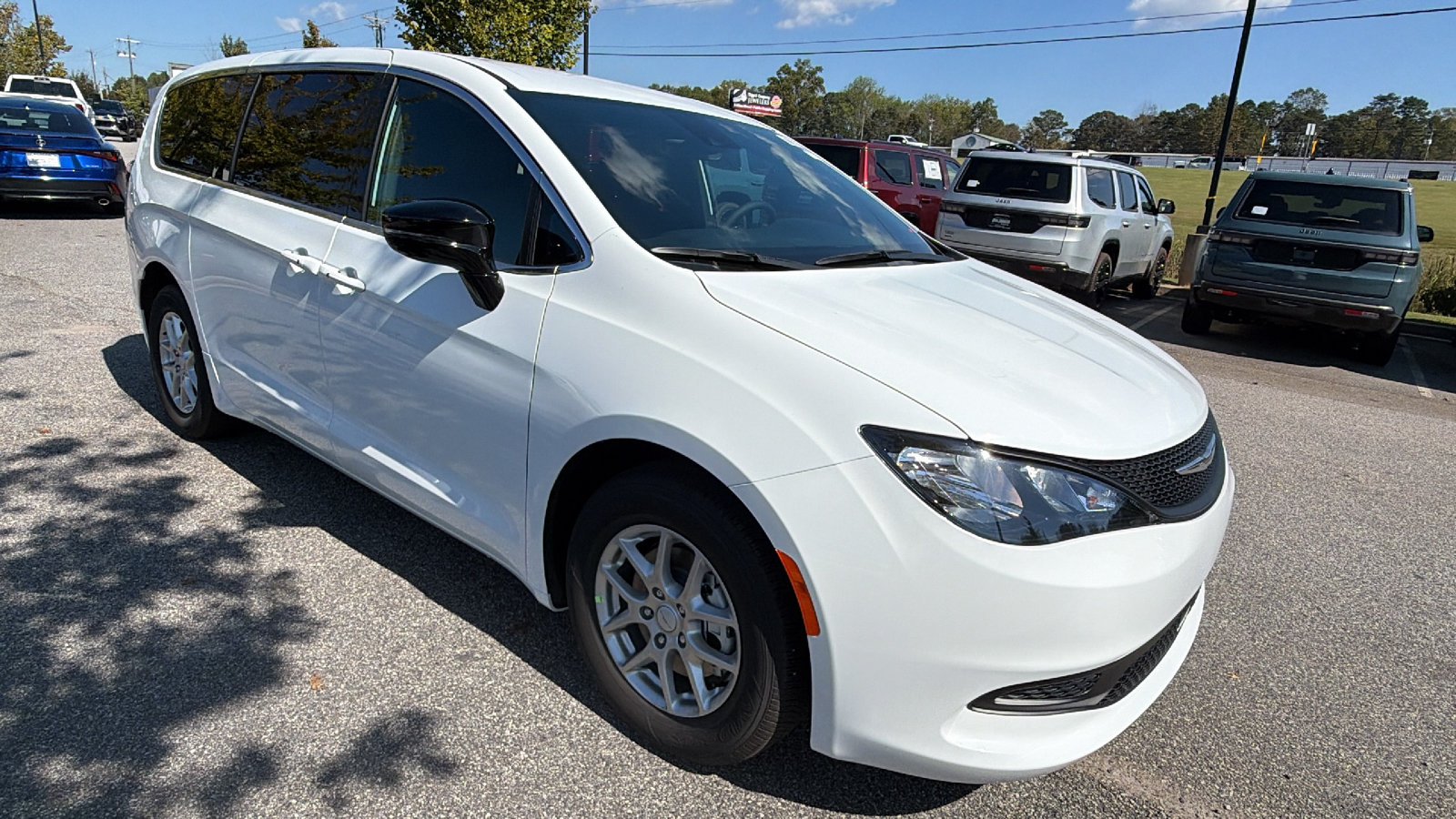 New 2027 Chrysler Pacifica LX FWD image 5