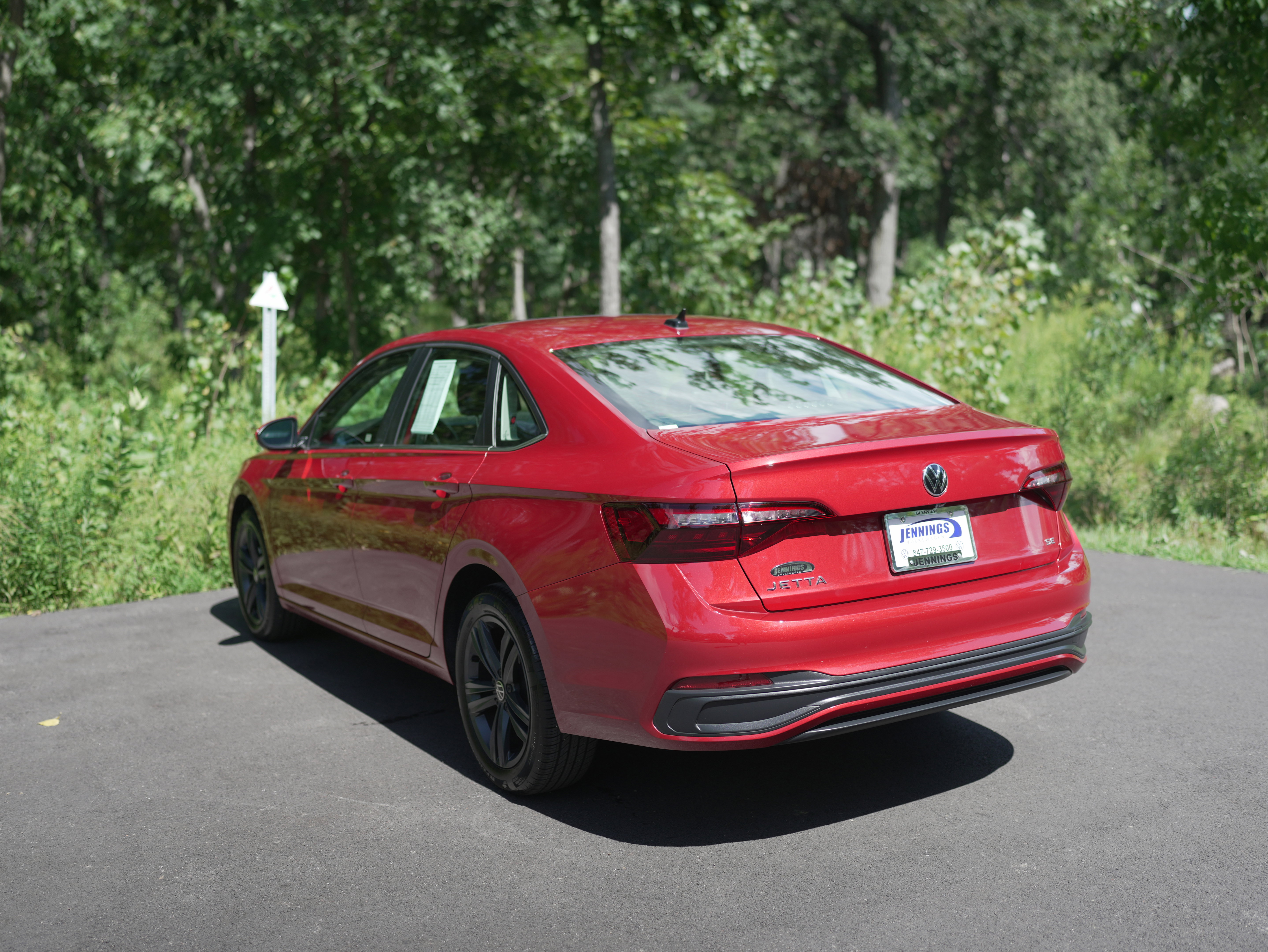 Certified 2024 Volkswagen Jetta SE w/ Panoramic Sunroof Package image 5