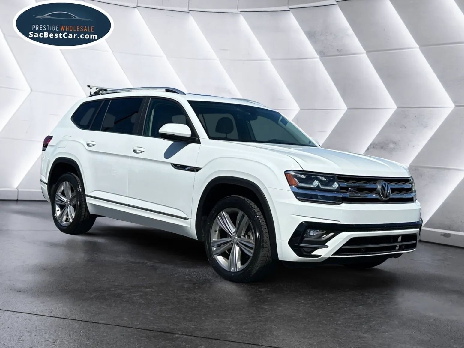 Used 2018 Volkswagen Atlas SEL w/ R-Line Package image 3