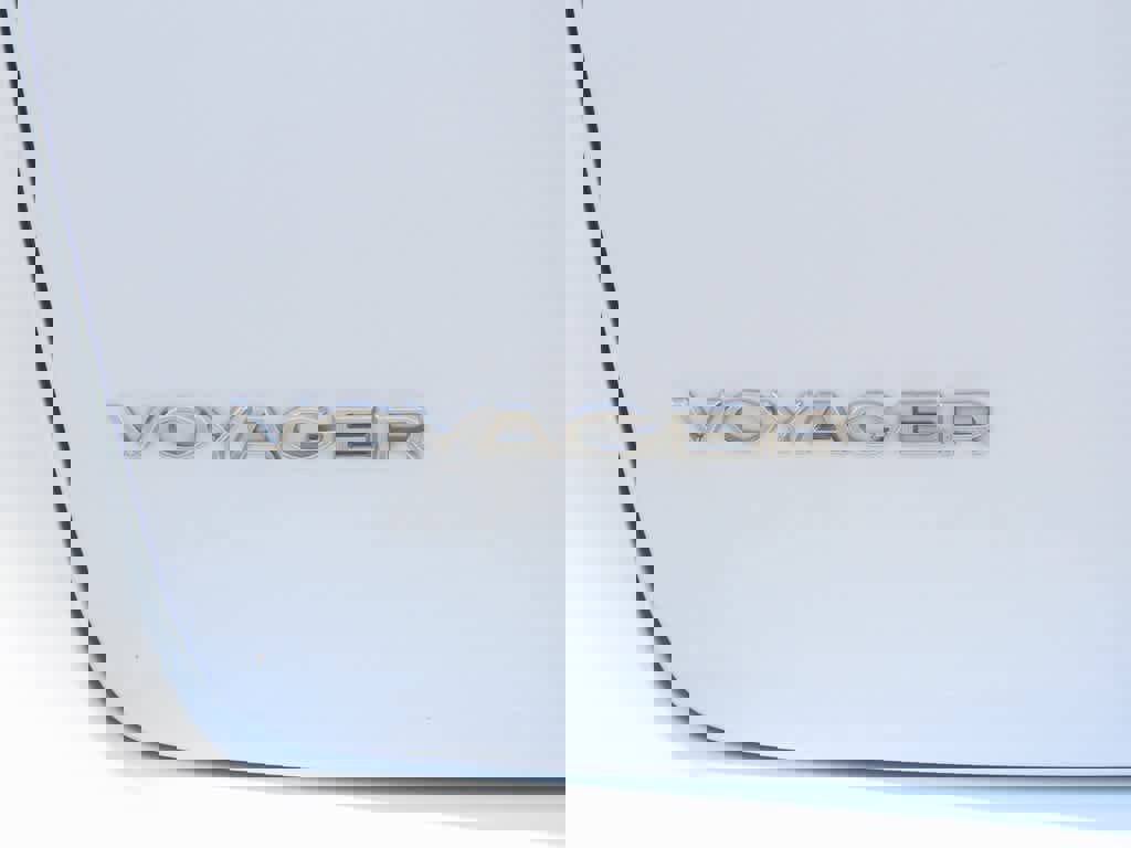 Used 2021 Chrysler Voyager Lxi image 7