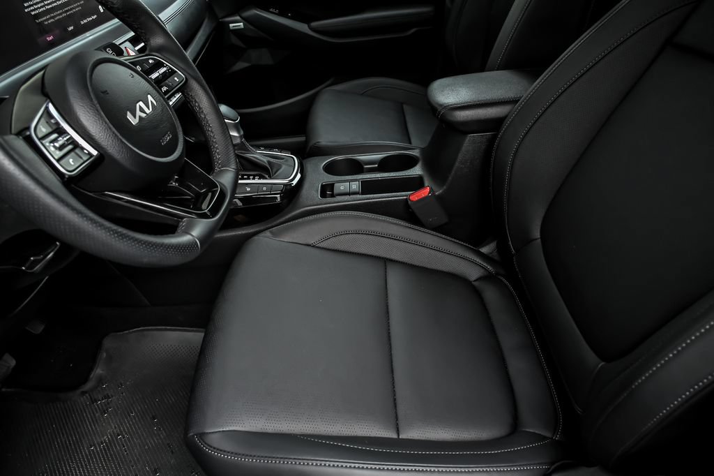 Used 2024 Kia Seltos SX AWD/4WD image 16