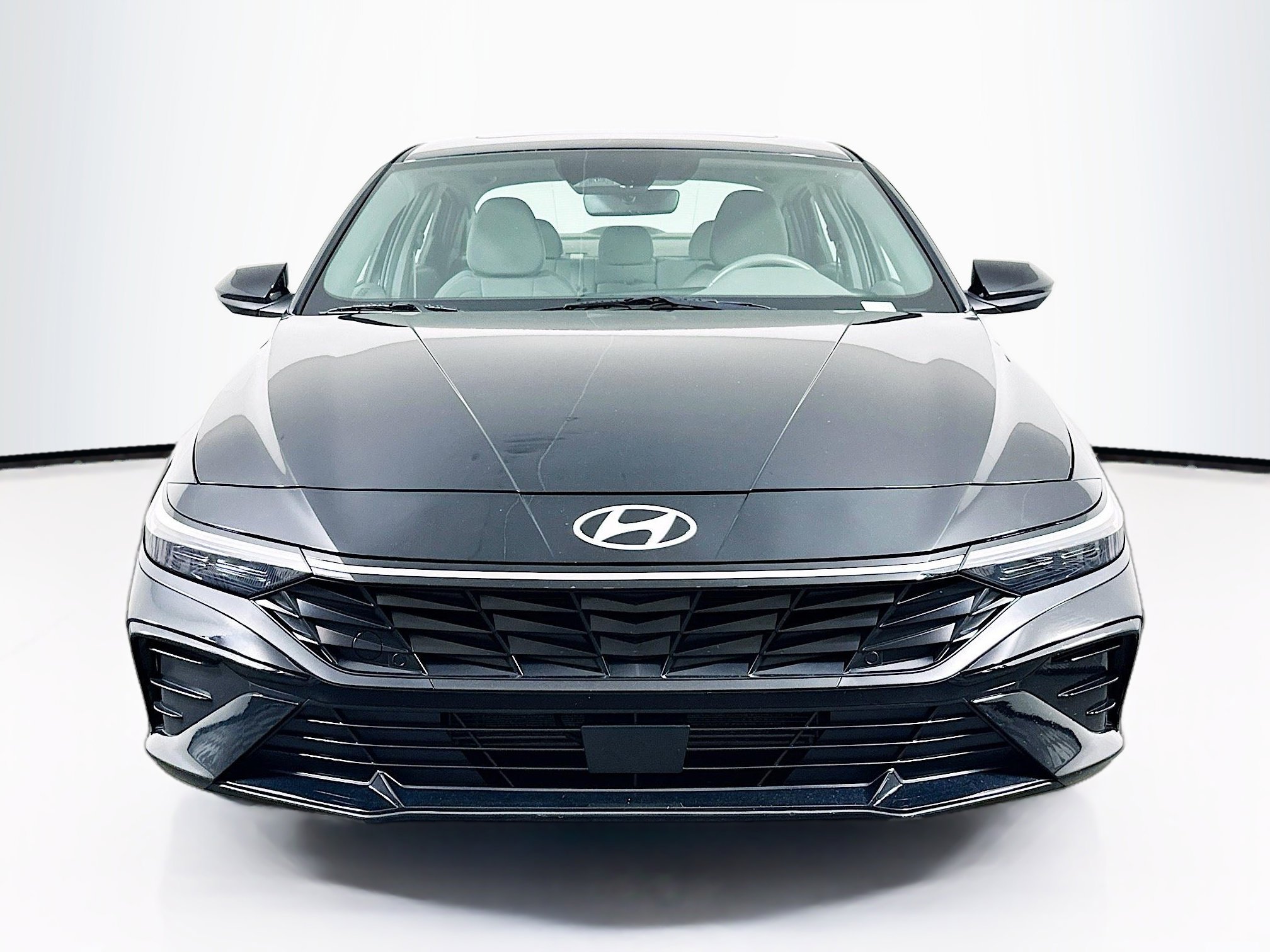 Used 2025 Hyundai Elantra SEL FWD image 2