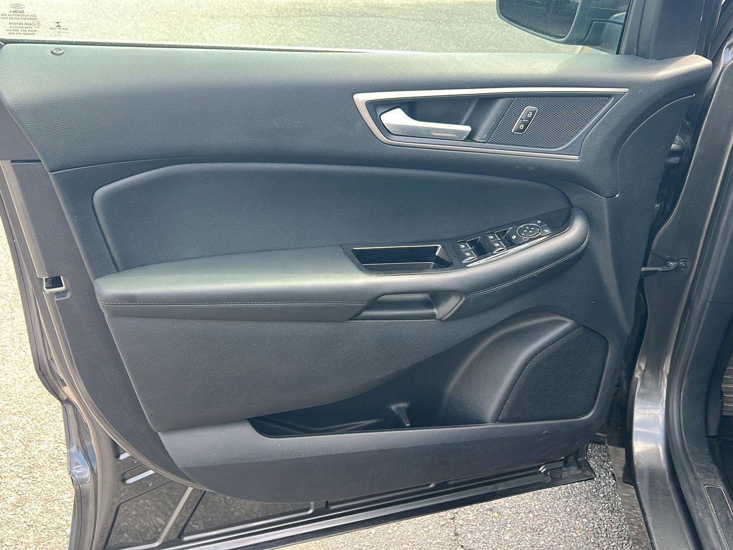 Used 2019 Ford Edge SEL w/ Equipment Group 201A image 16