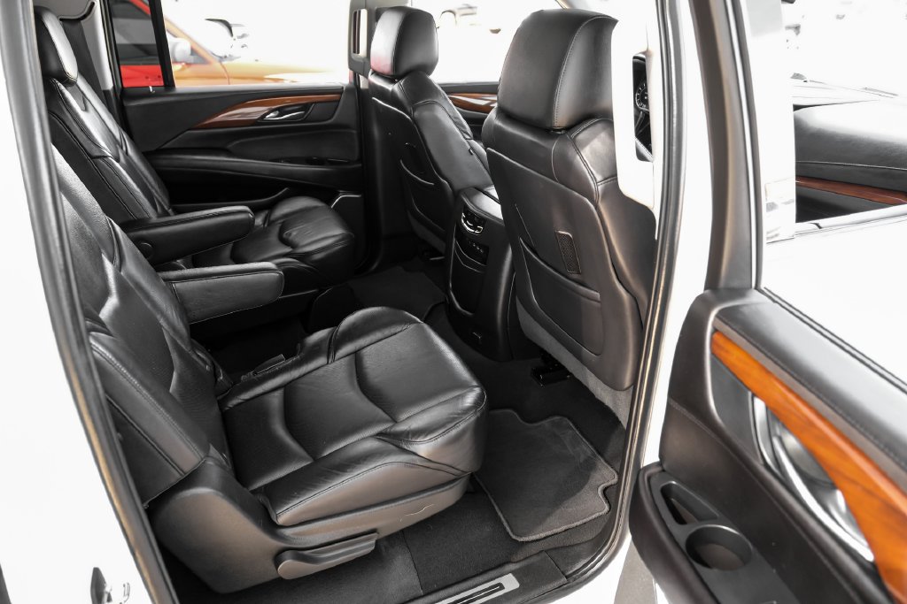 Used 2019 Cadillac Escalade ESV Premium Luxury RWD image 39