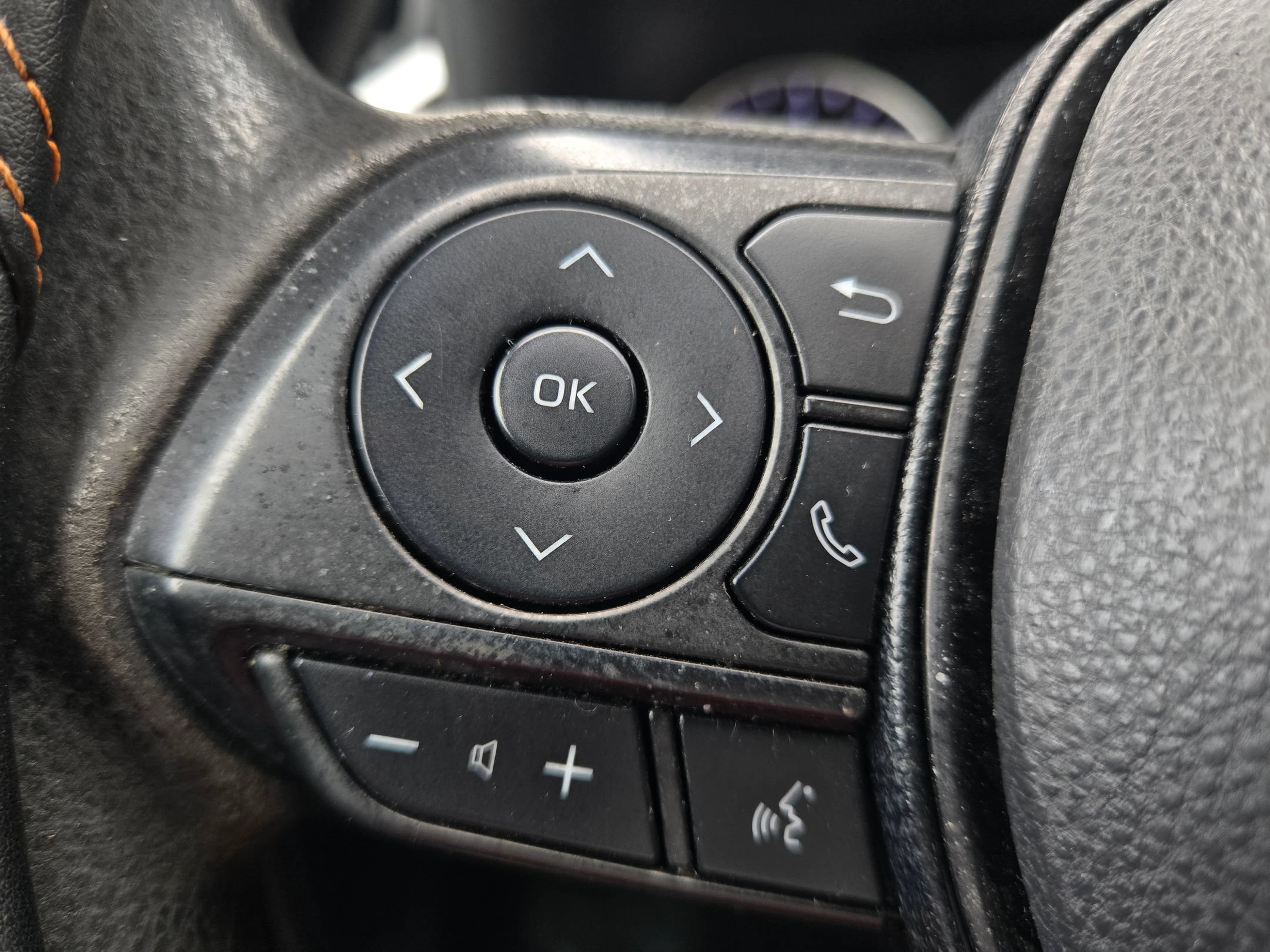 Used 2021 Toyota RAV4 LE FWD image 22