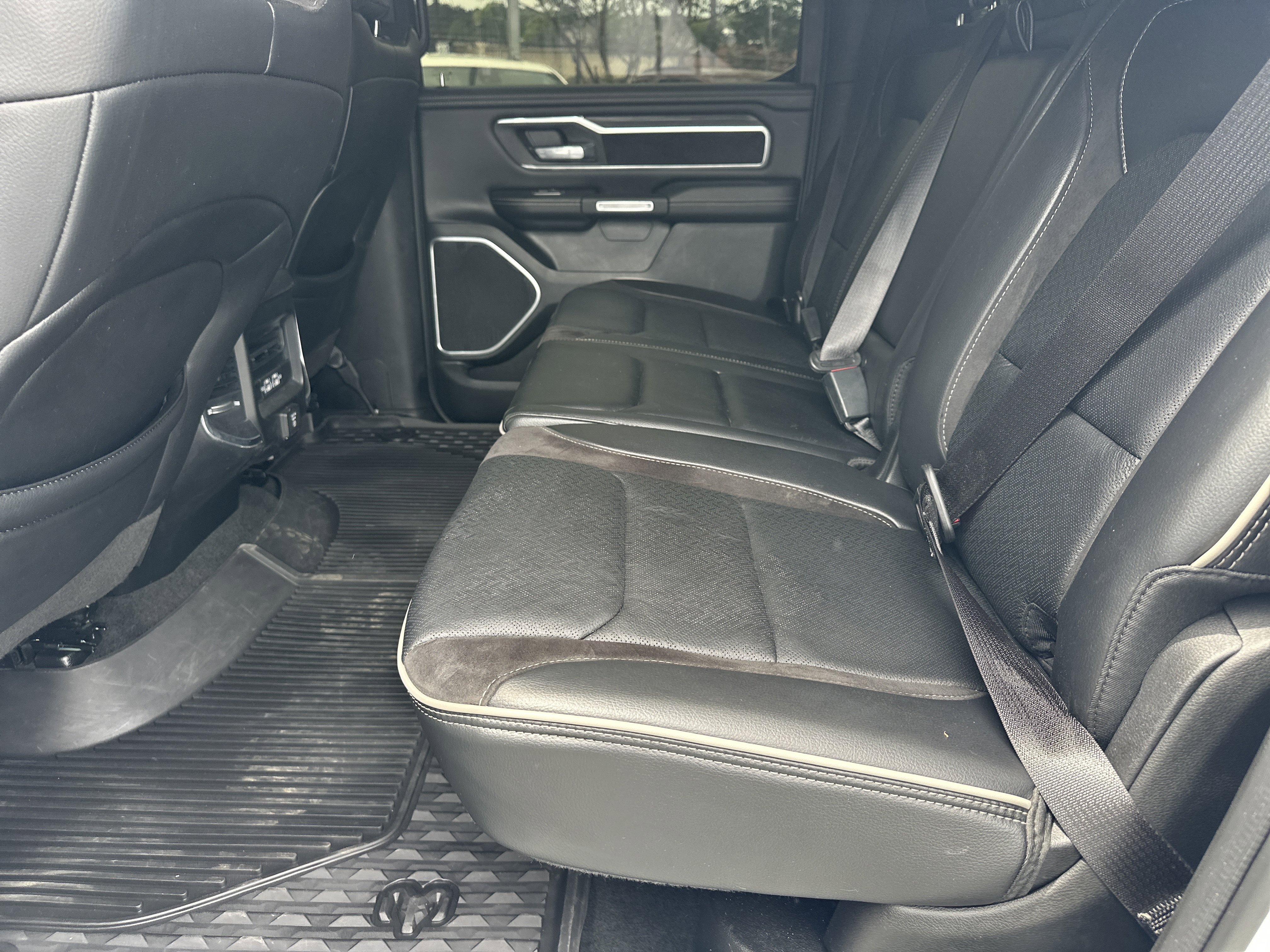 Used 2023 RAM 1500 Laramie image 24