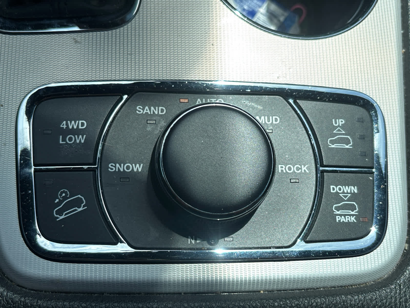 Used 2018 Jeep Grand Cherokee Summit w/ Platinum Series Group image 17