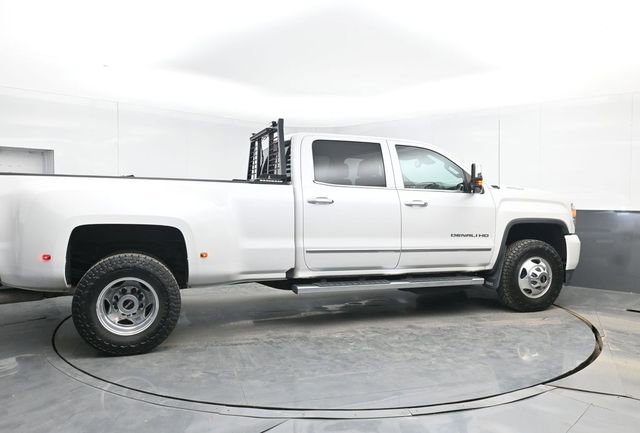 Used 2018 GMC Sierra 3500 Denali w/ Duramax Plus Package image 15