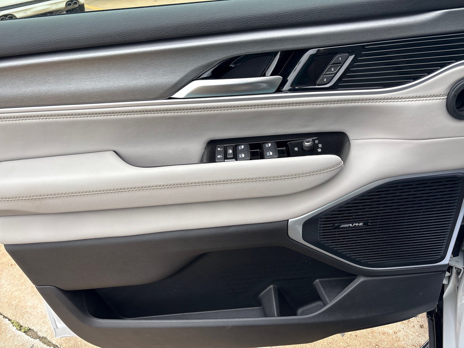 New 2026 Jeep Grand Wagoneer 4WD image 14