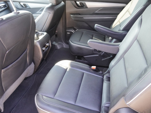 Used 2025 Buick Enclave Preferred FWD image 13