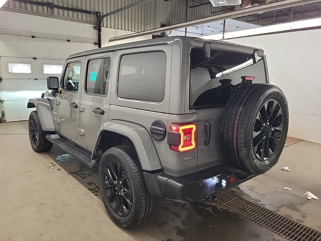 Used 2021 Jeep Wrangler Unlimited Sahara w/ Dual Top Group AWD/4WD image 6