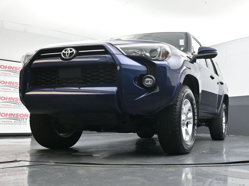 Used 2024 Toyota 4Runner SR5 AWD/4WD image 34