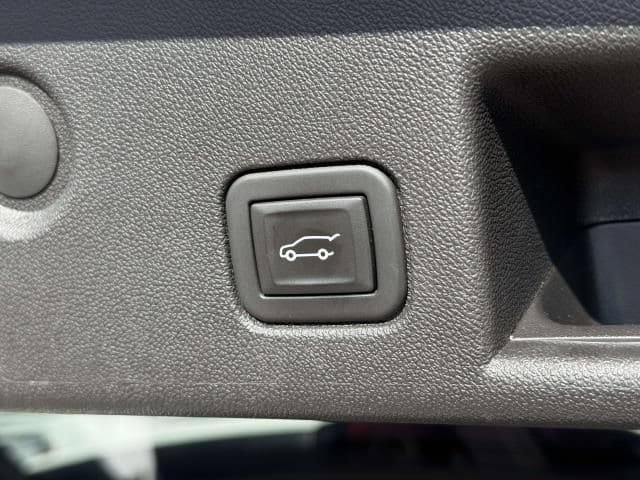 Used 2023 Chevrolet Equinox LT FWD image 10