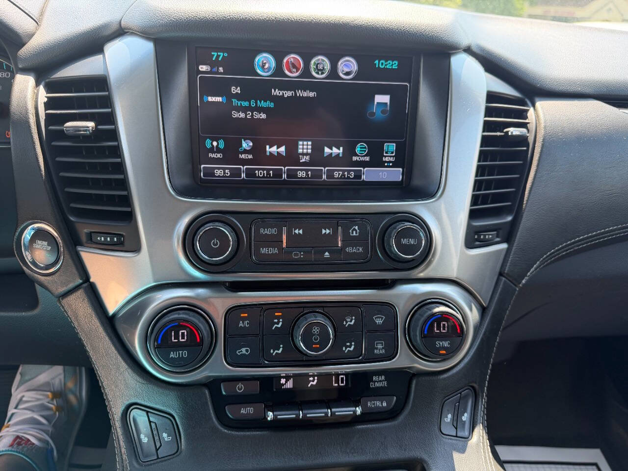 Used 2019 Chevrolet Suburban 3500 LT AWD/4WD image 24