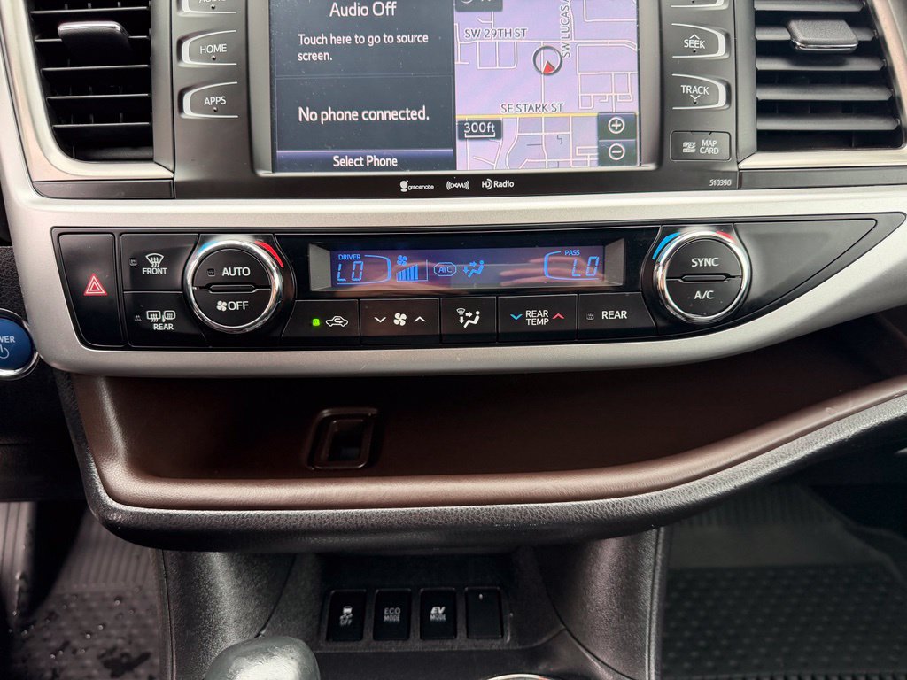 Used 2019 Toyota Highlander XLE AWD/4WD image 24