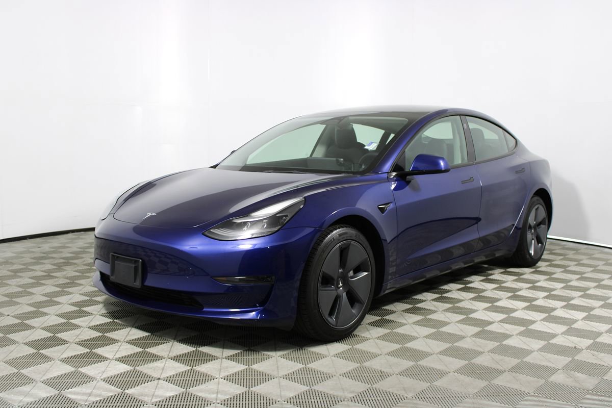 Used 2022 Tesla Model 3 Standard Range image 3