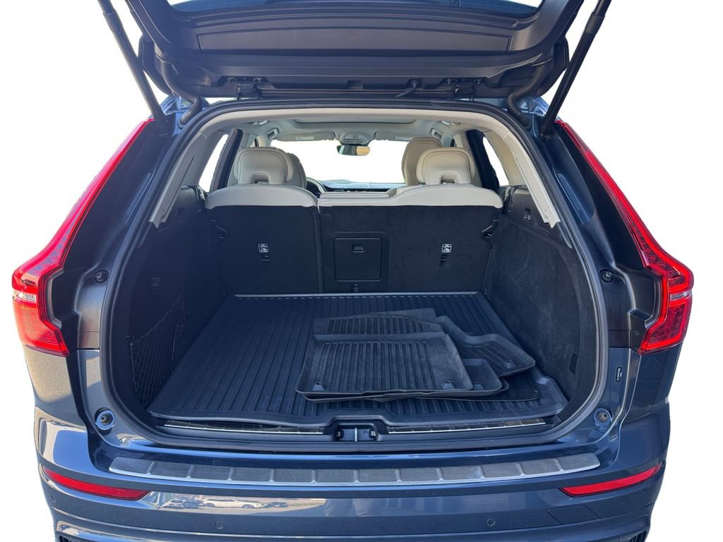Certified 2024 Volvo XC60 B5 Ultimate w/ Protection Package Premier AWD/4WD image 5