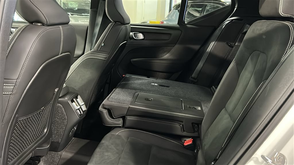 Used 2026 Volvo XC40 B5 Ultra w/ Climate Package AWD/4WD image 24
