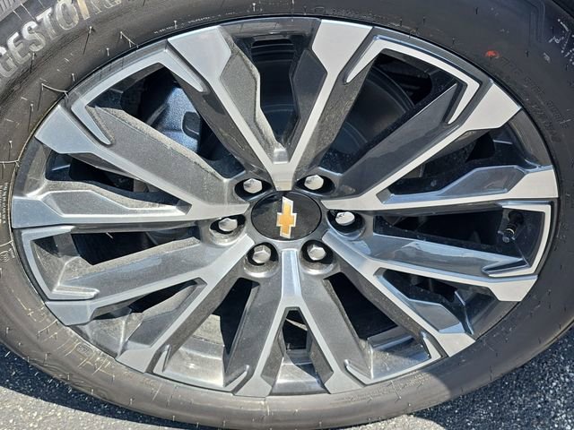 New 2025 Chevrolet Suburban High Country image 34