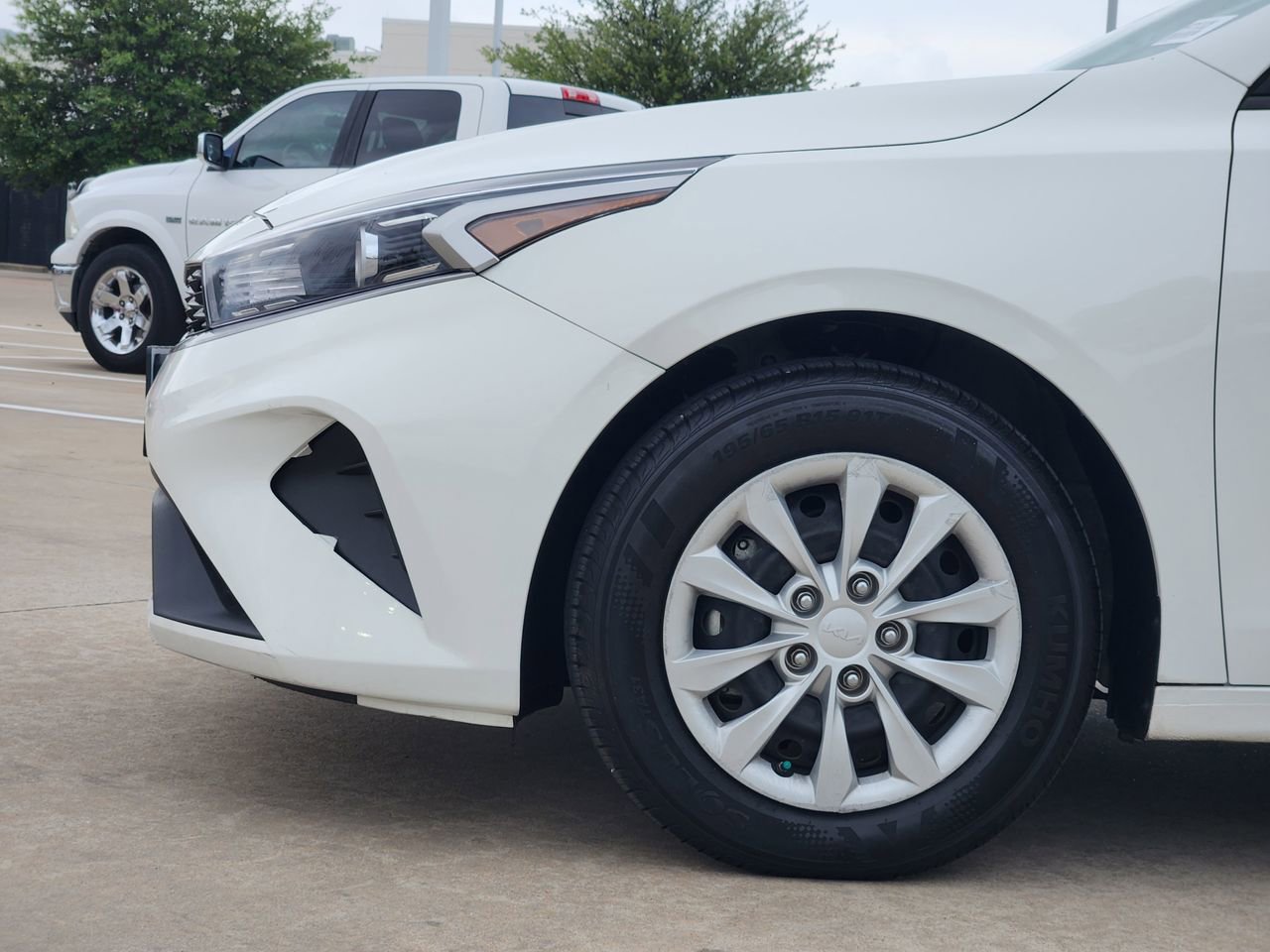 Used 2024 Kia Forte LX FWD image 8