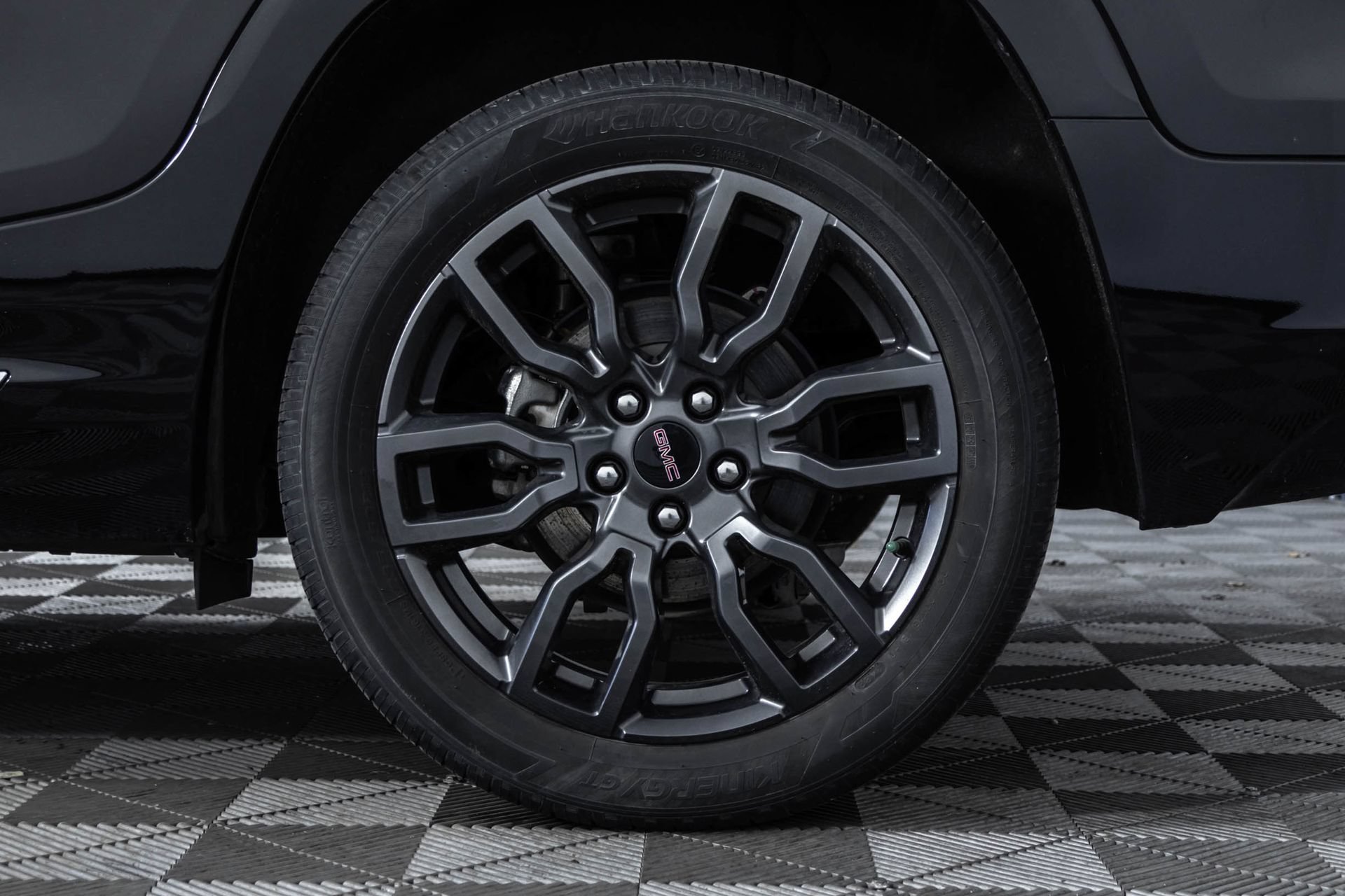 Used 2023 GMC Terrain Denali w/ Black Diamond Edition AWD/4WD image 43