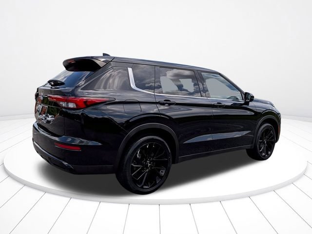Used 2022 Mitsubishi Outlander SEL Black Edition FWD image 3