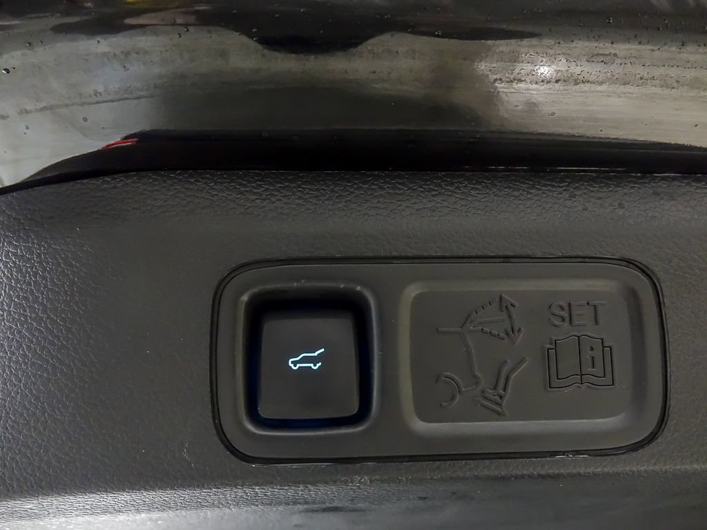 Used 2021 Ford Expedition XLT image 23