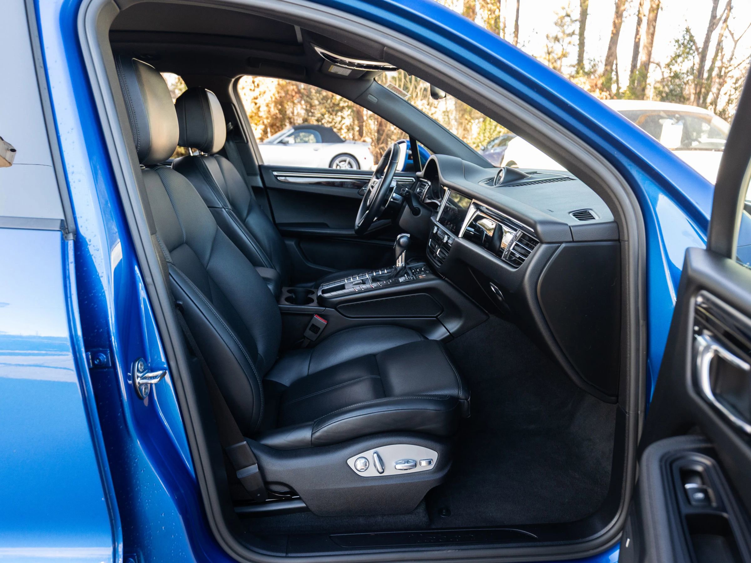 Used 2020 Porsche Macan image 20