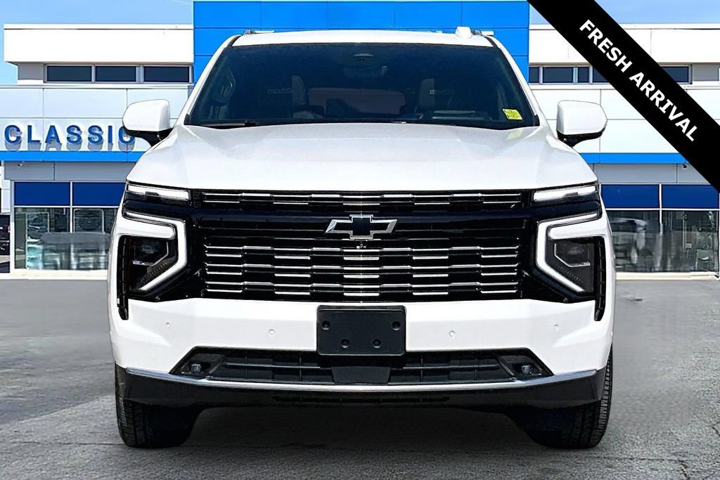 Used 2025 Chevrolet Suburban High Country w/ Sun And Tow Package AWD/4WD image 17