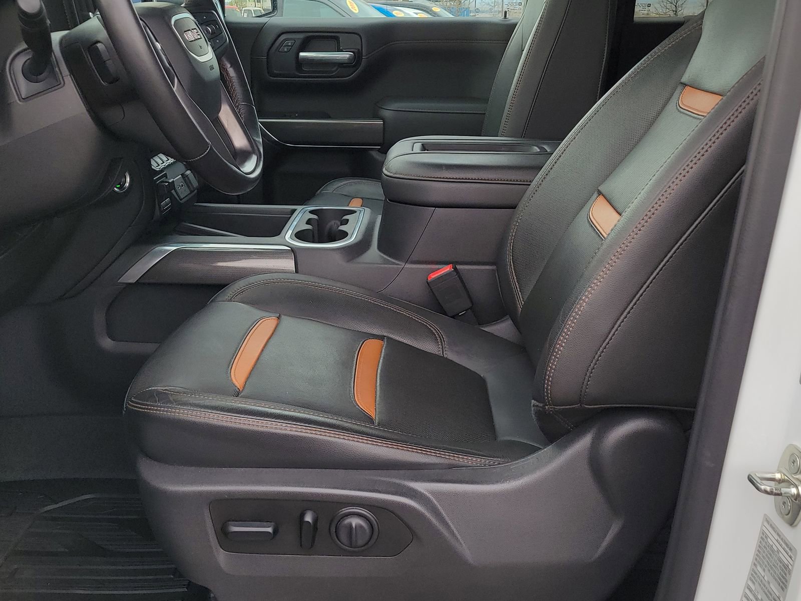 Used 2019 GMC Sierra 1500 AT4 w/ AT4 Premium Package image 9