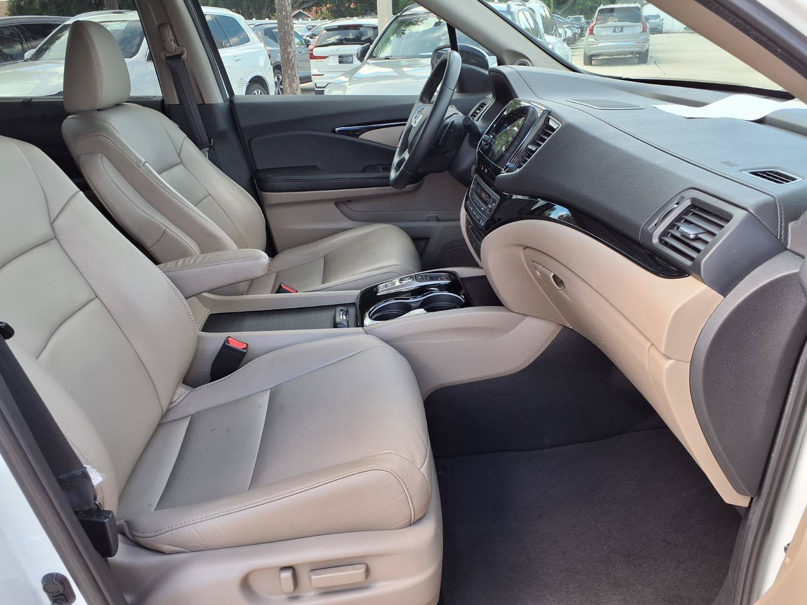 Used 2021 Honda Pilot Touring image 11
